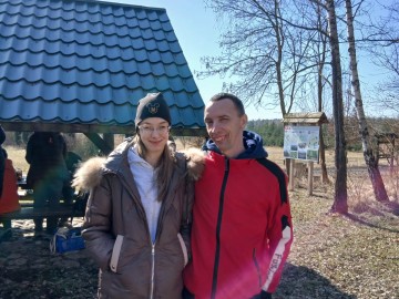 Przedwiośnie przy siedzibie Oddziału Sulejowskiego i Spalskiego Parku Krajobrazowego, 